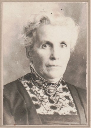 Annie (m.s.Campbell) Forsyth (1853-1941))